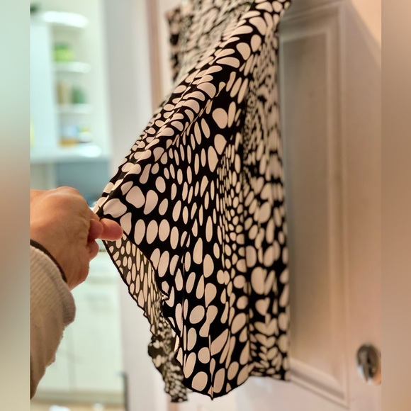 NWT, Geometic Asymmetrical Skirt, Black/White, XL - Picture 7 of 7